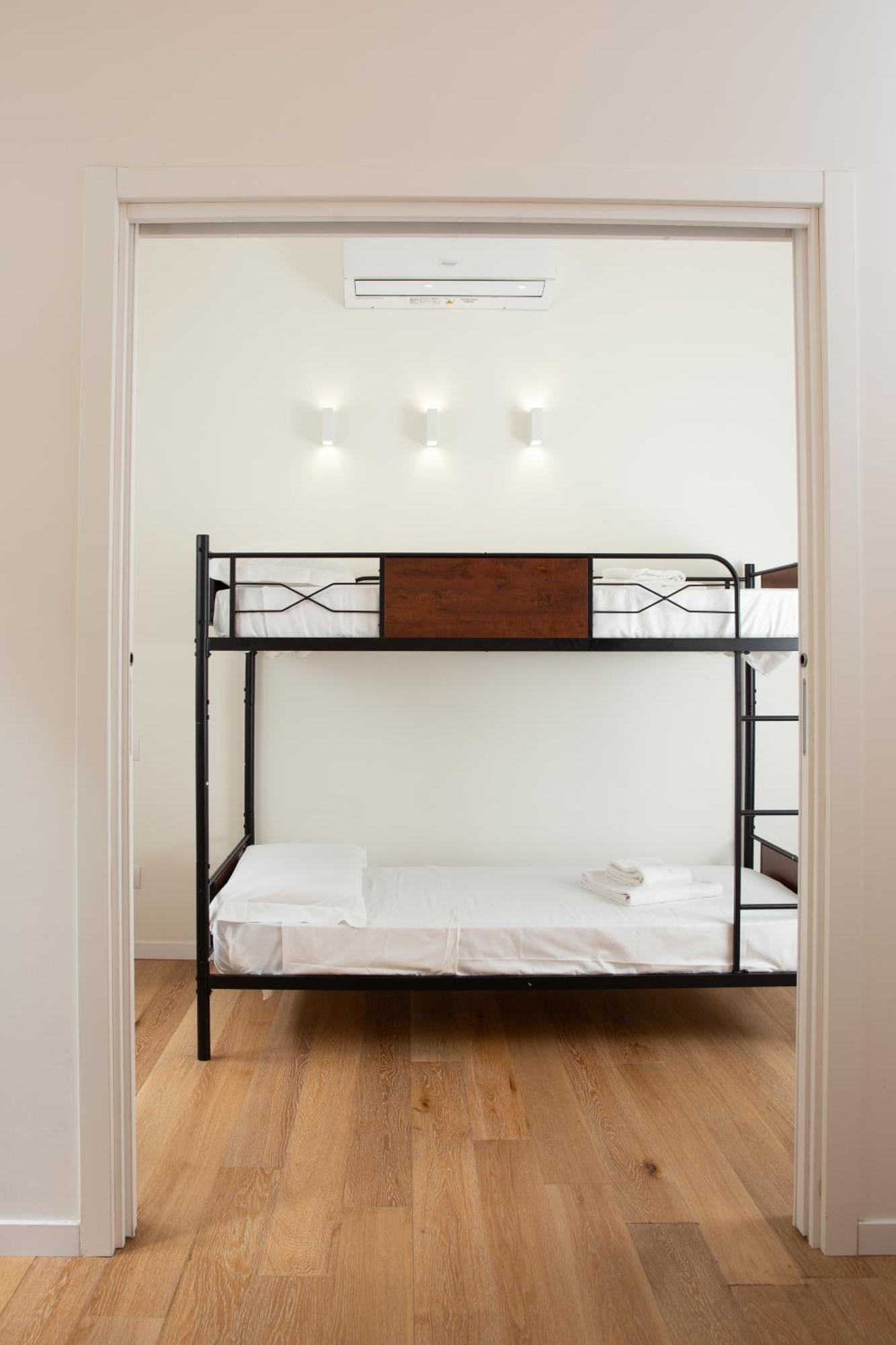 Klimt Central Station - Two Room Apartment Mailand Exterior foto