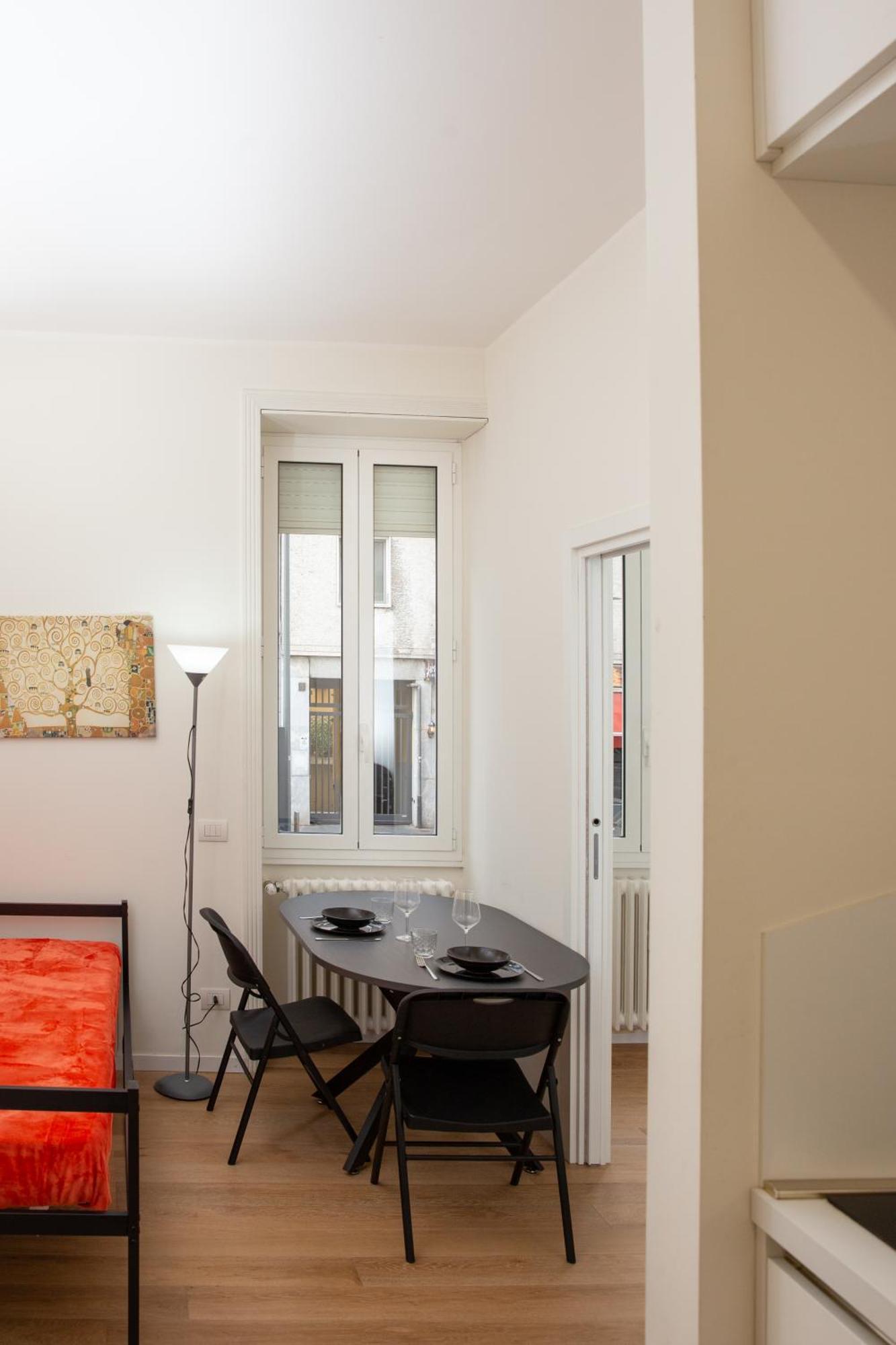 Klimt Central Station - Two Room Apartment Mailand Exterior foto