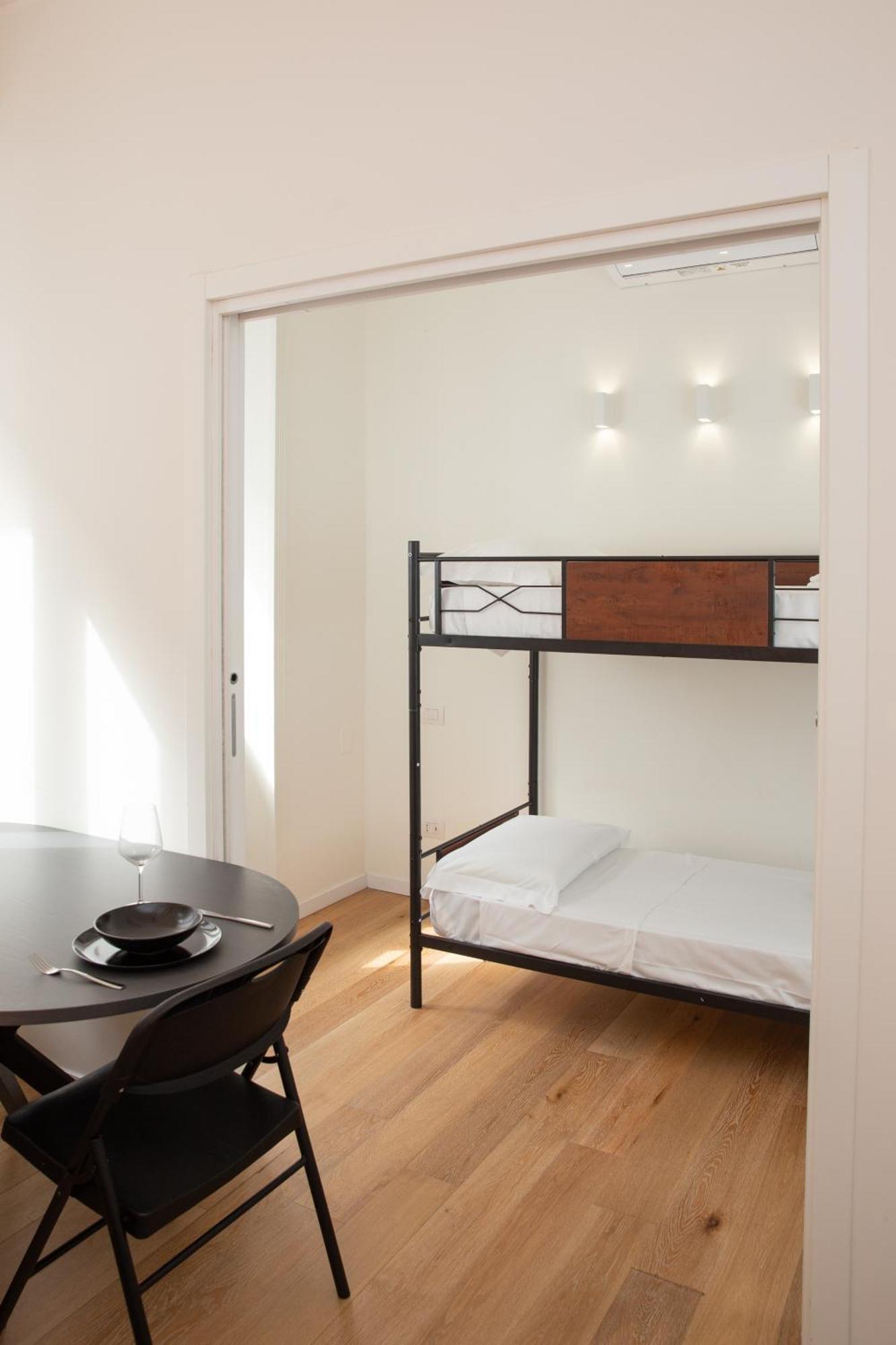 Klimt Central Station - Two Room Apartment Mailand Exterior foto